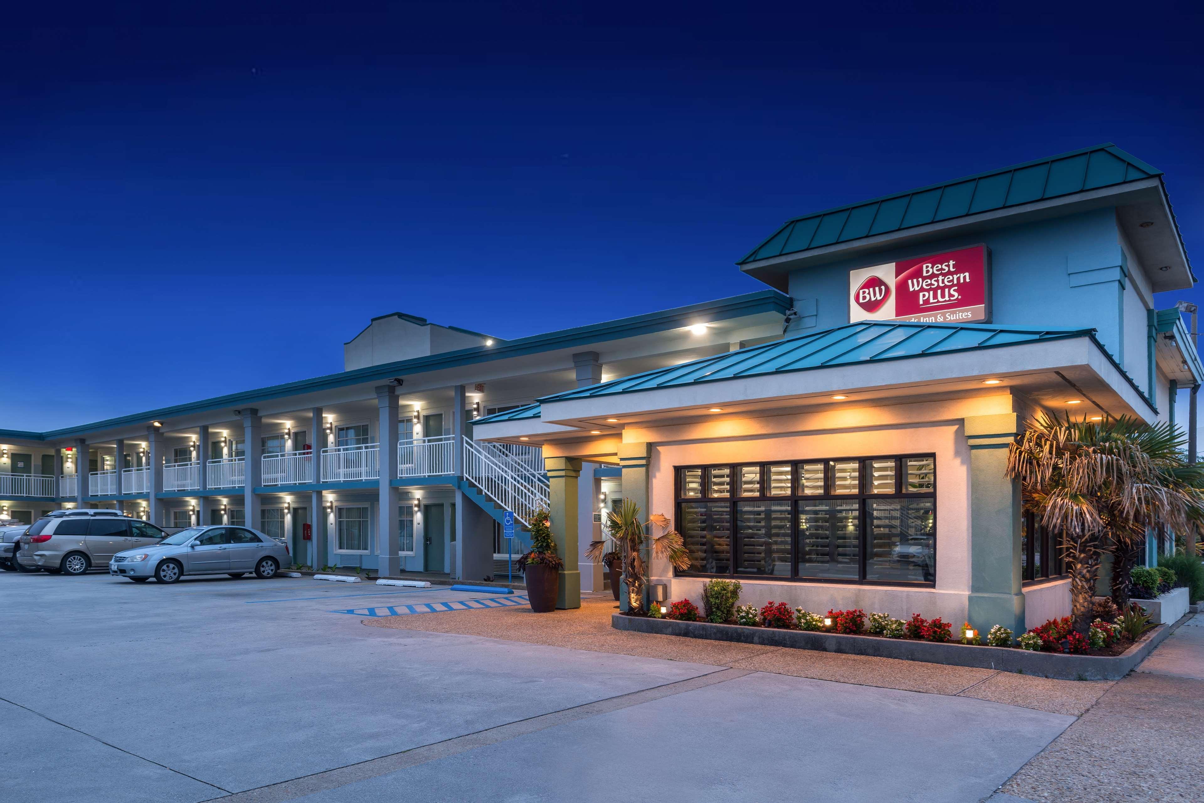 Best Western Plus Holiday Sands Inn & Suites Норфолк Екстериор снимка