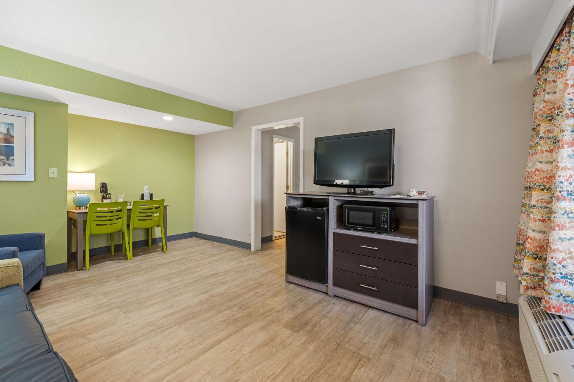 Best Western Plus Holiday Sands Inn & Suites Норфолк Екстериор снимка