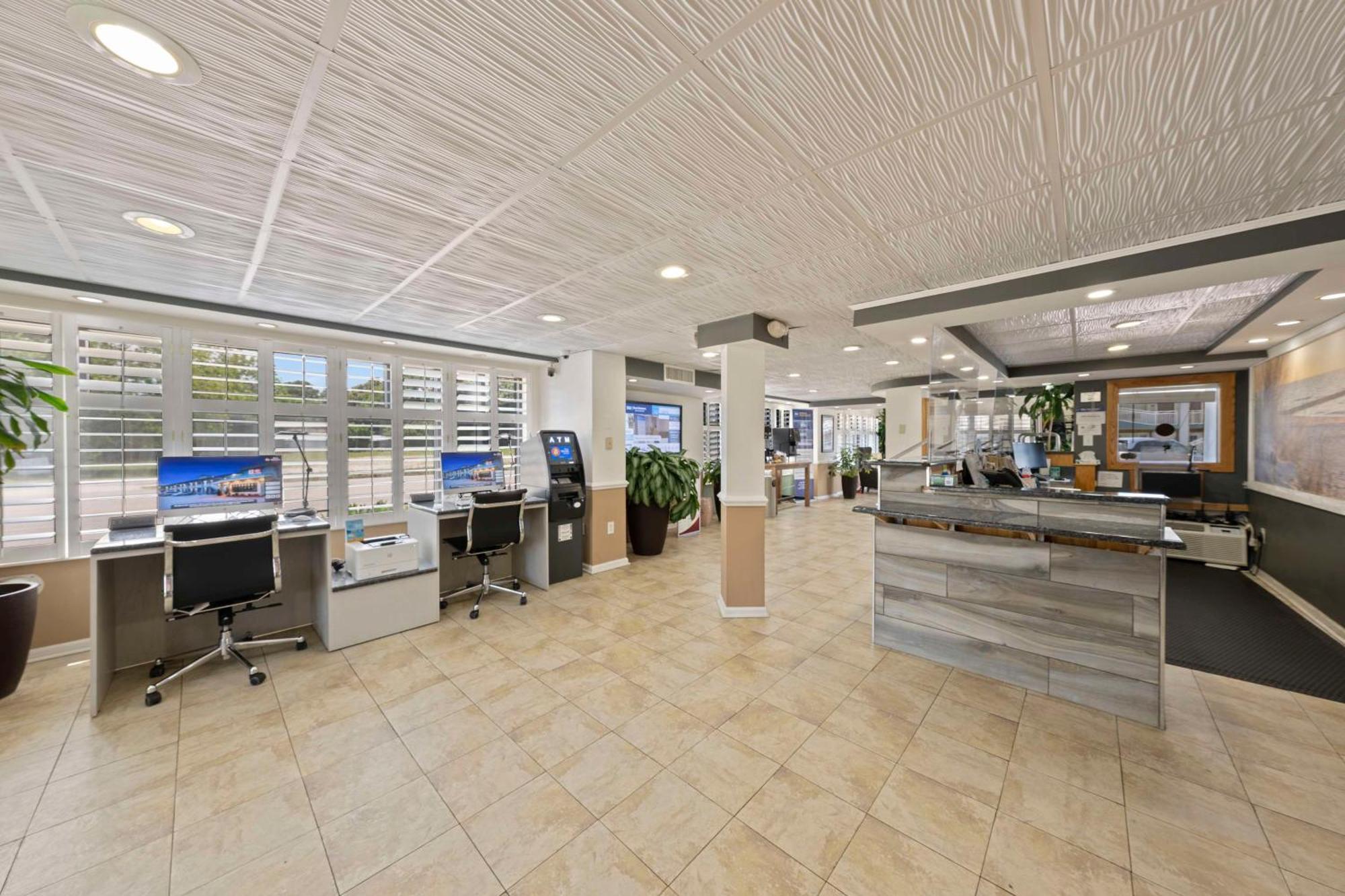 Best Western Plus Holiday Sands Inn & Suites Норфолк Екстериор снимка