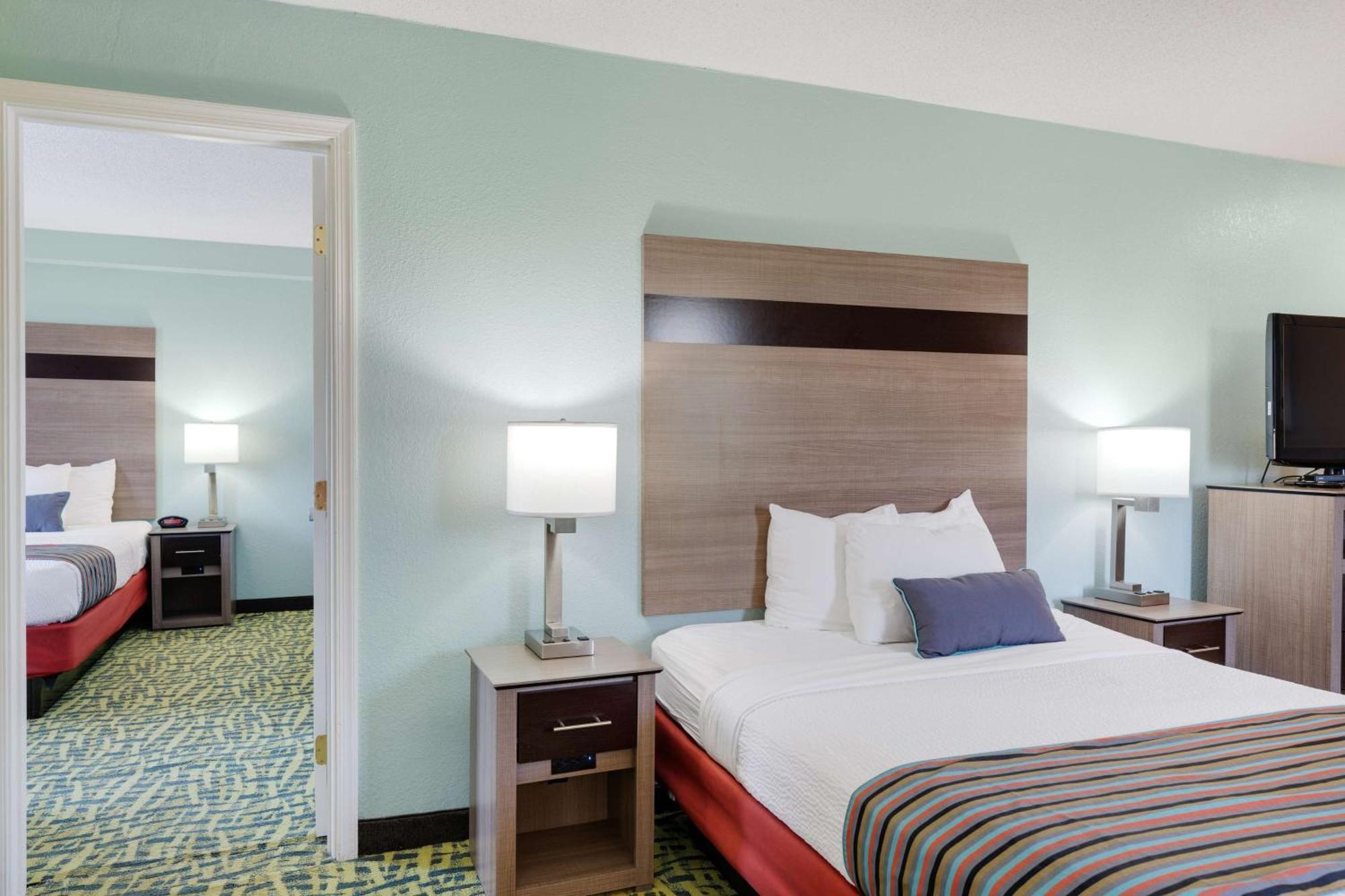 Best Western Plus Holiday Sands Inn & Suites Норфолк Екстериор снимка
