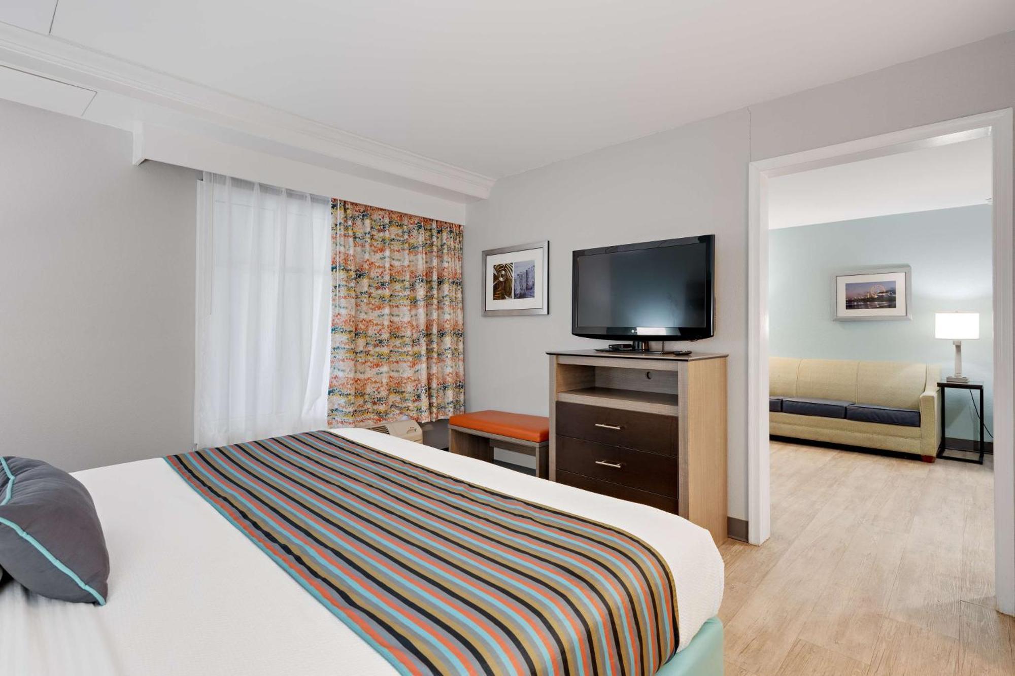 Best Western Plus Holiday Sands Inn & Suites Норфолк Екстериор снимка