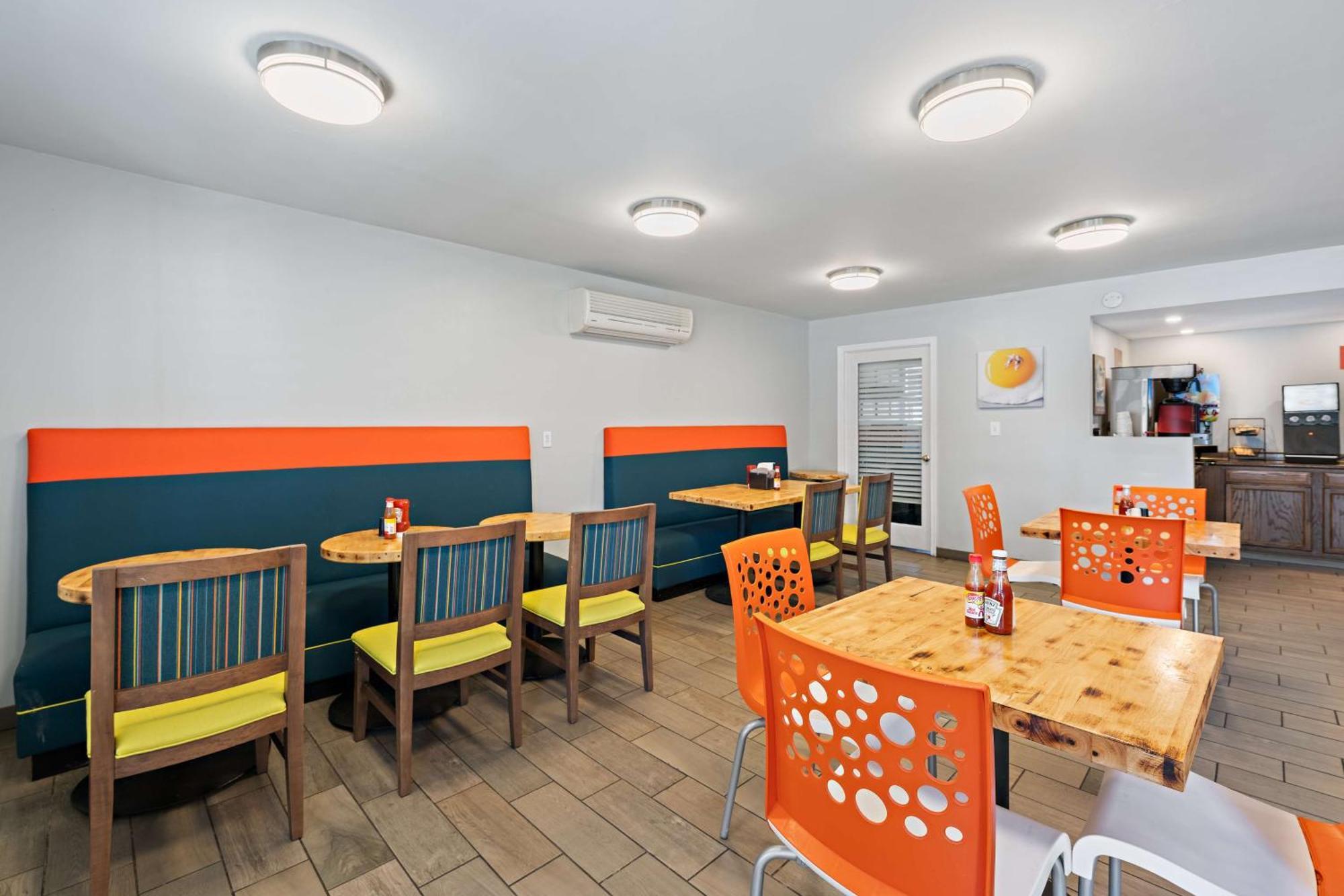Best Western Plus Holiday Sands Inn & Suites Норфолк Екстериор снимка