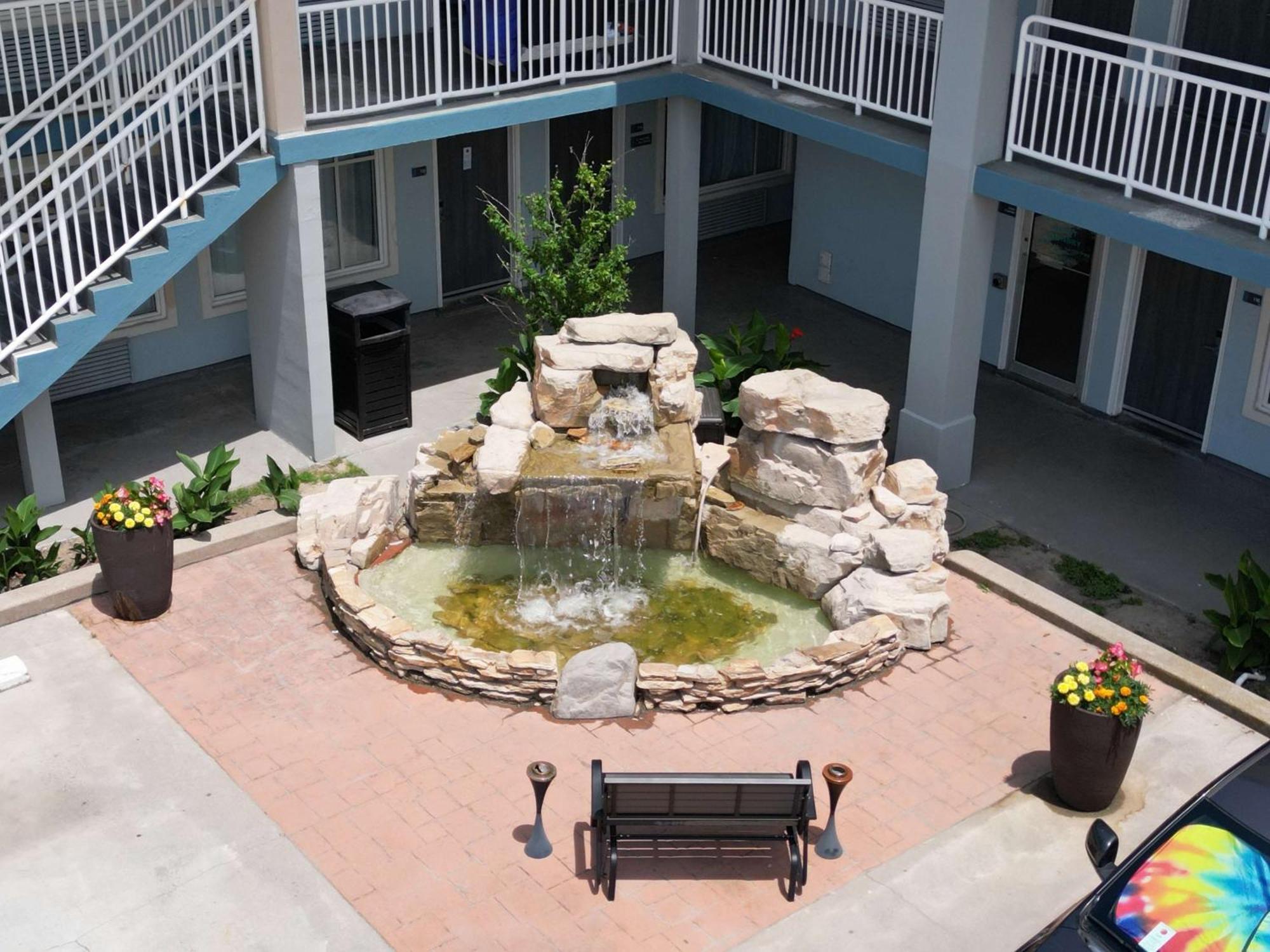 Best Western Plus Holiday Sands Inn & Suites Норфолк Екстериор снимка