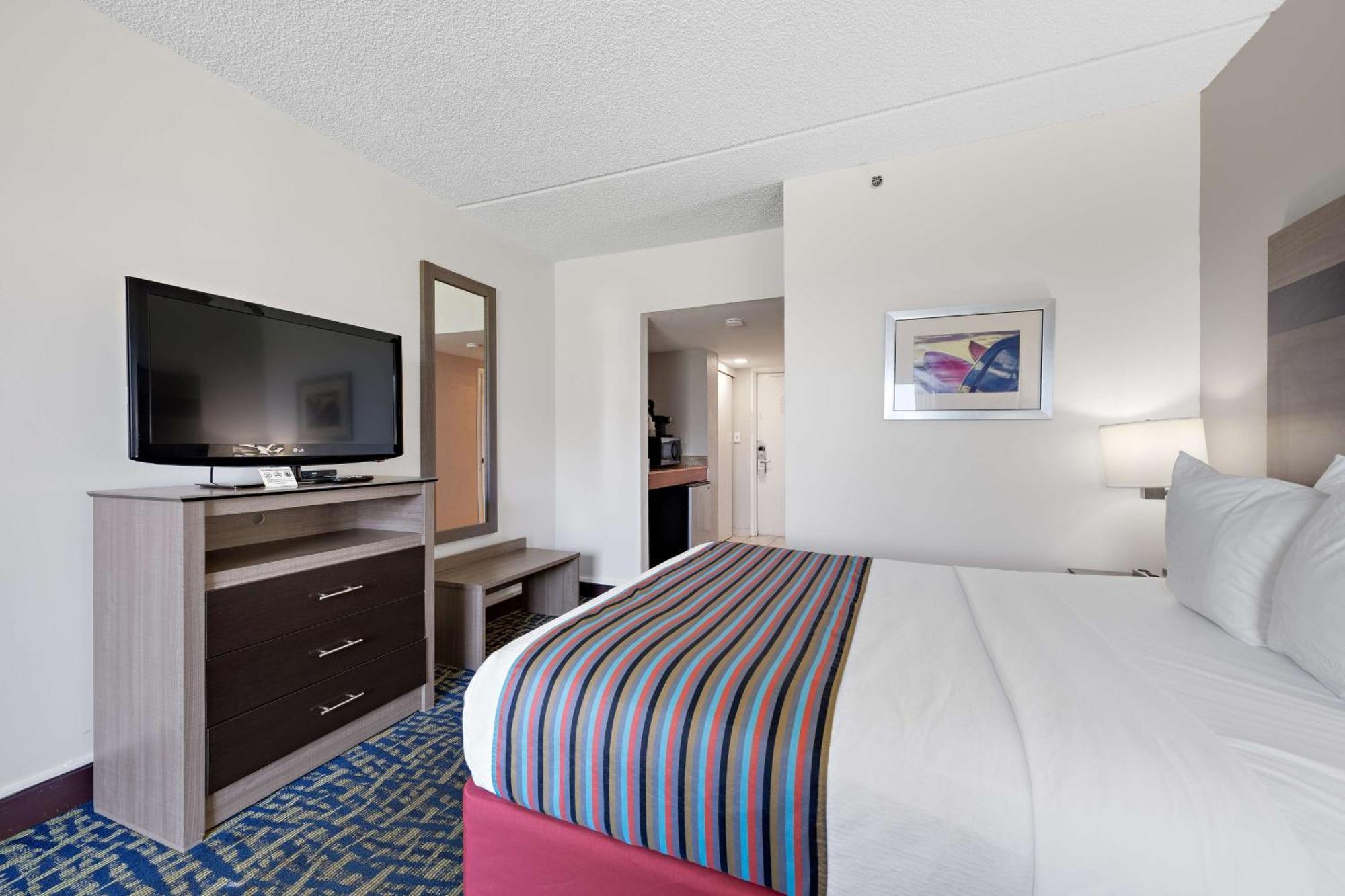Best Western Plus Holiday Sands Inn & Suites Норфолк Екстериор снимка